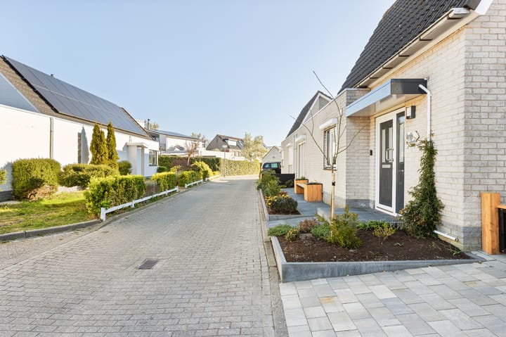 Photo 6 of Marga Klompelaan 18