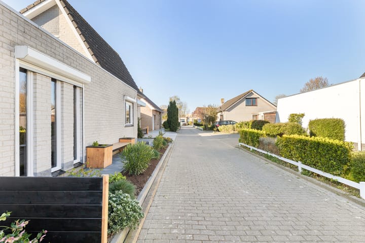 Photo 7 of Marga Klompelaan 18