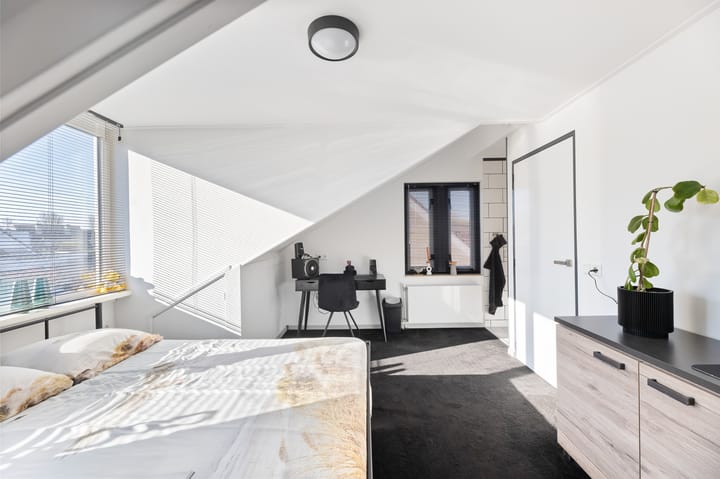 Photo 28 of Marga Klompelaan 18