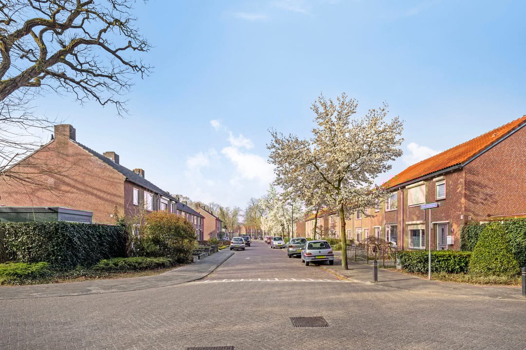 Foto 7 van Deken Oomenstraat 5