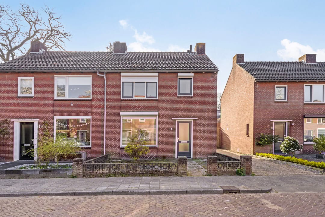 Foto 8 van Deken Oomenstraat 5