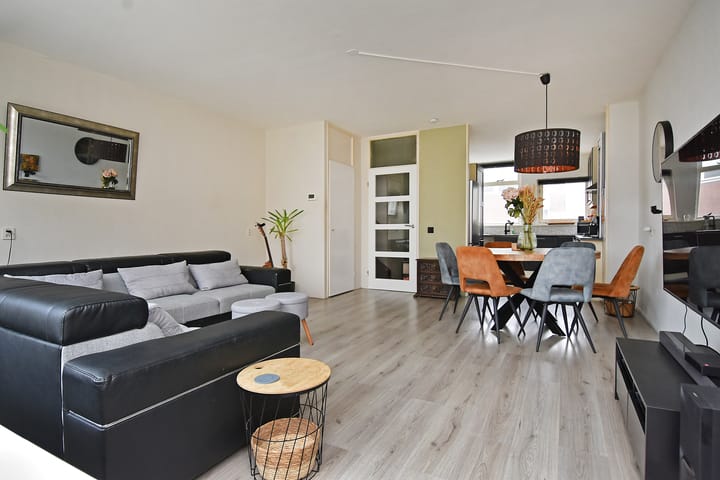 Foto 13 van Claude Debussystraat 10