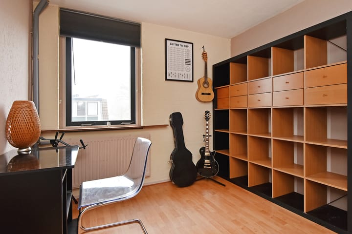 Foto 24 van Claude Debussystraat 10