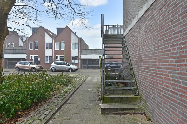 Foto 36 van Claude Debussystraat 10