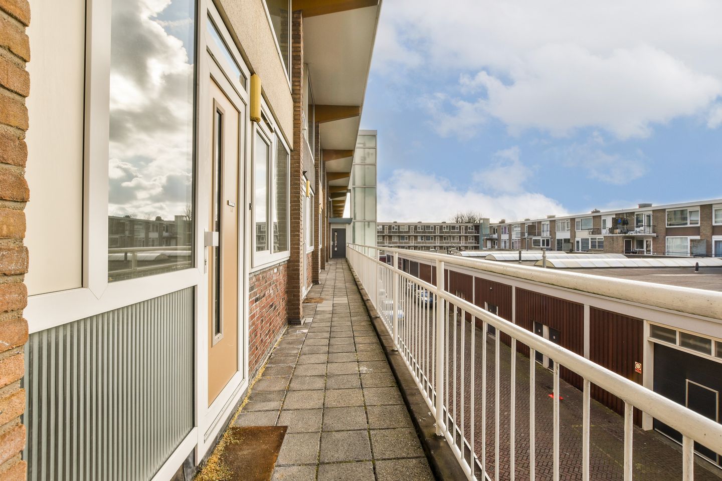 Foto 4 van Van Oldenbarneveltplein 107