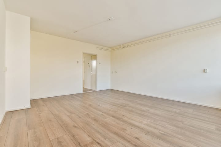 Foto 9 van Van Oldenbarneveltplein 107