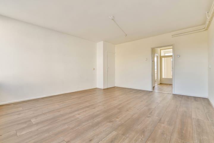 Foto 10 van Van Oldenbarneveltplein 107