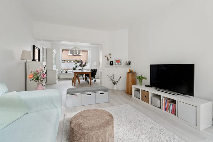 Photo 2 of Vondellaan 71