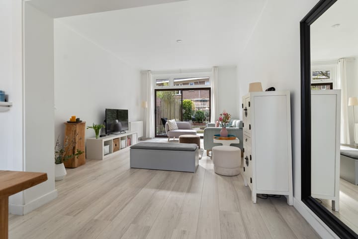 Photo 8 of Vondellaan 71