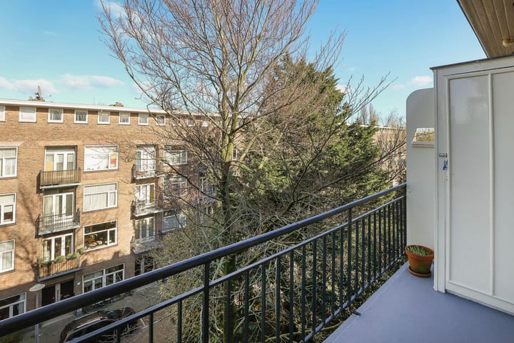 Foto 12 van Merlijnstraat 12-3