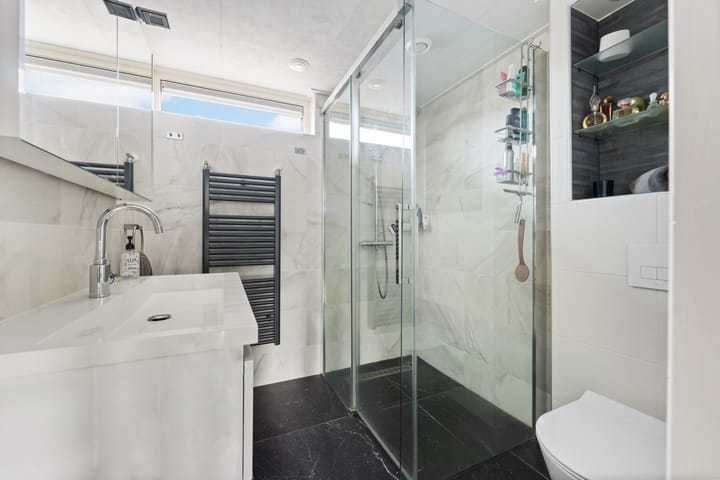 Foto 4 van Adenstraat 8