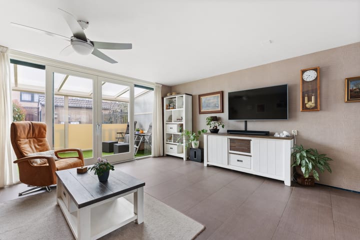 Foto 19 van Adenstraat 8