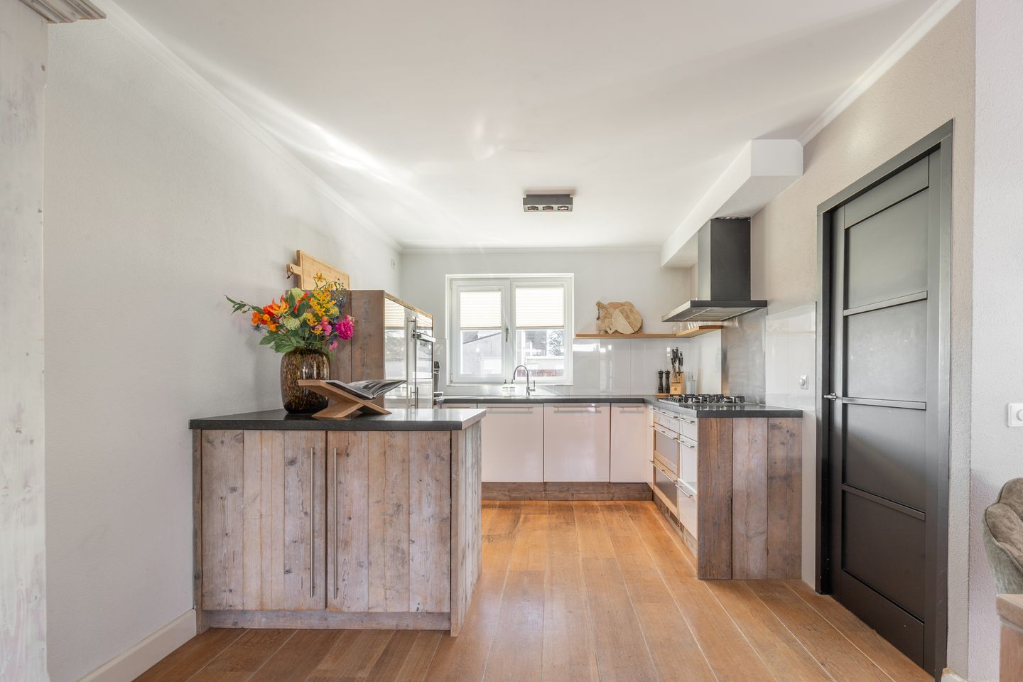 Photo 4 of Delving 79