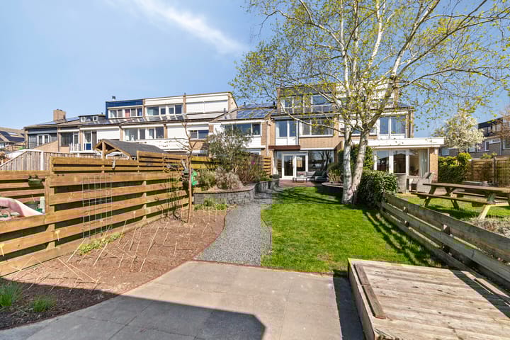 Photo 12 of Roerdompstraat 36