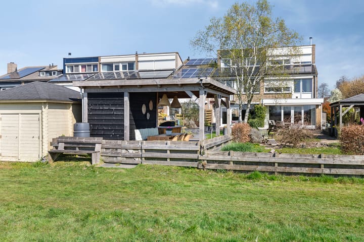 Photo 32 of Roerdompstraat 36