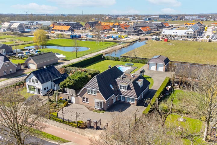 Foto 2 van Middenweg 425