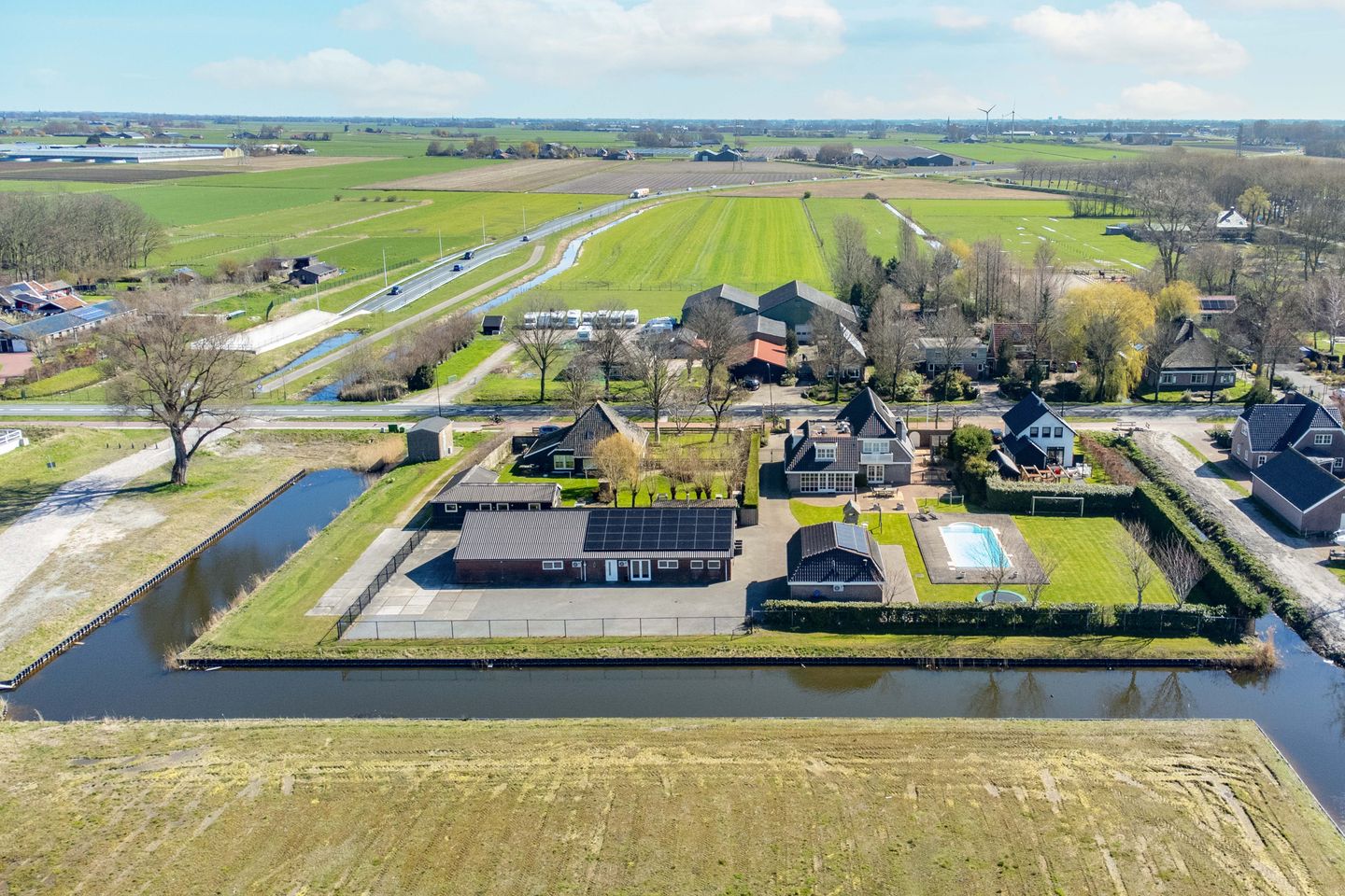 Foto 49 van Middenweg 425