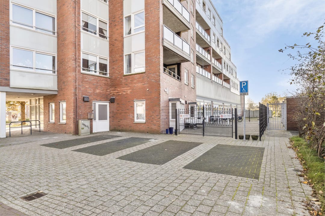 Photo 2 of Haringvlietweg 38