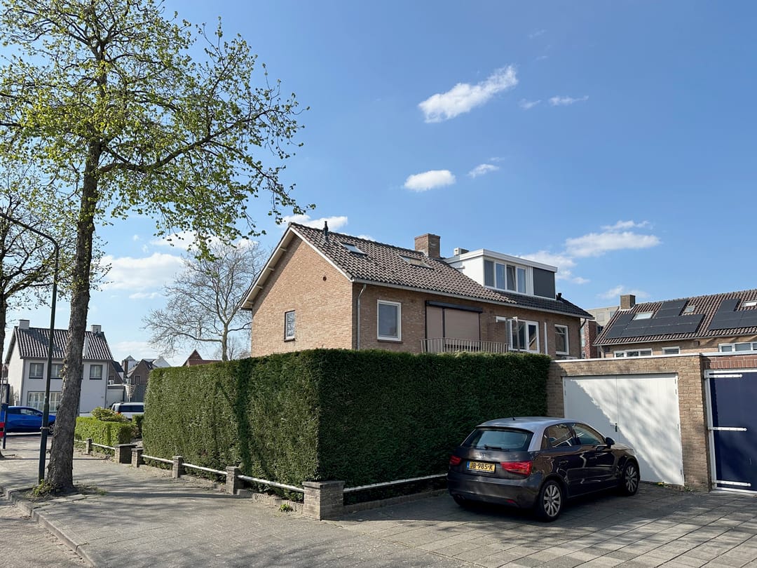 Photo 2 of Vierlingstraat 1