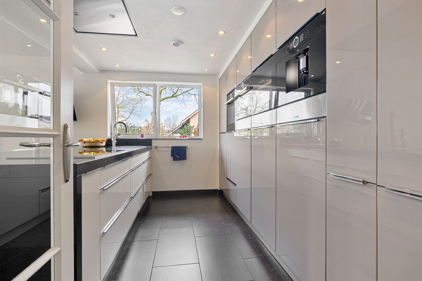 Photo 19 of Hellingpad 17