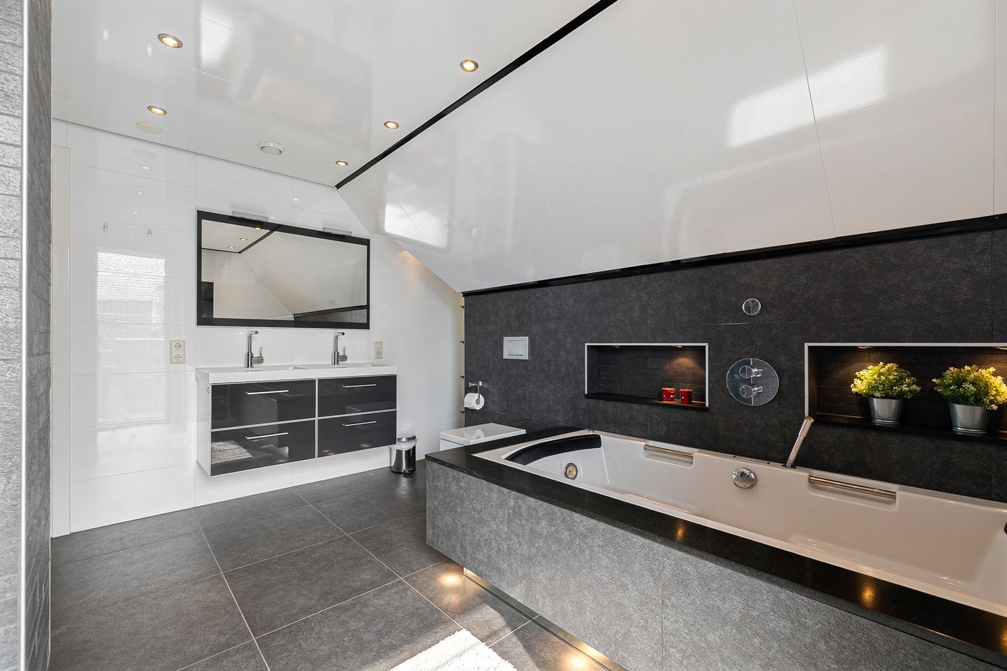 Photo 49 of Hellingpad 17