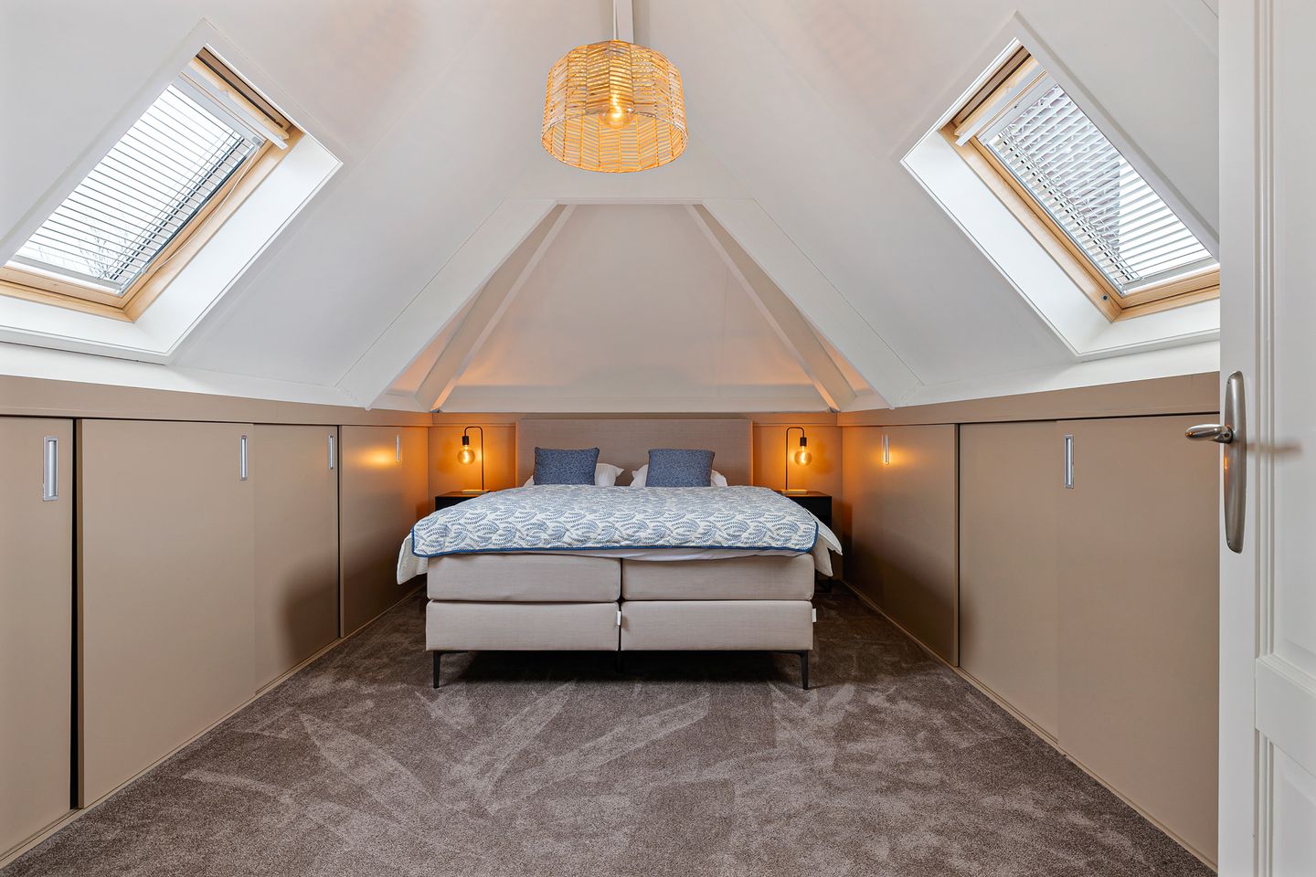 Photo 55 of Hellingpad 17