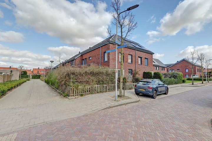 Photo 44 of Esdoornstraat 12