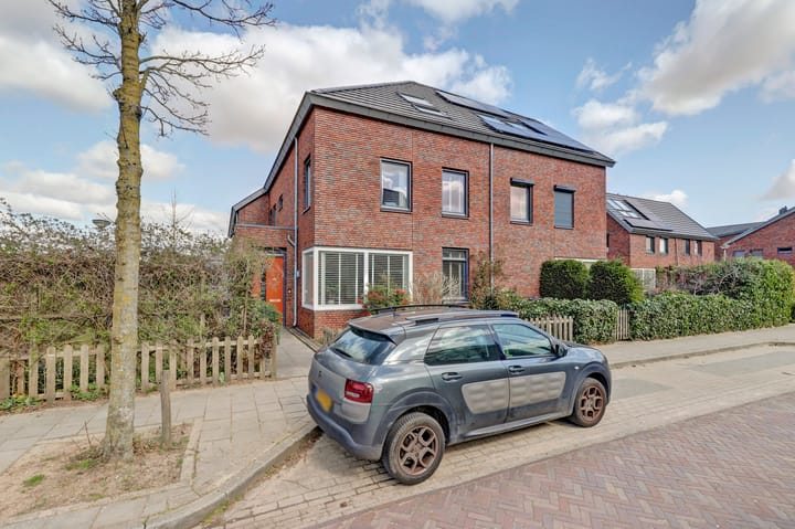 Foto 4 van Esdoornstraat 12