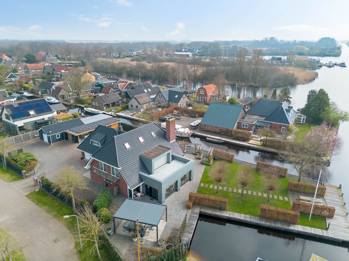 Photo 79 of Hellingpad 17