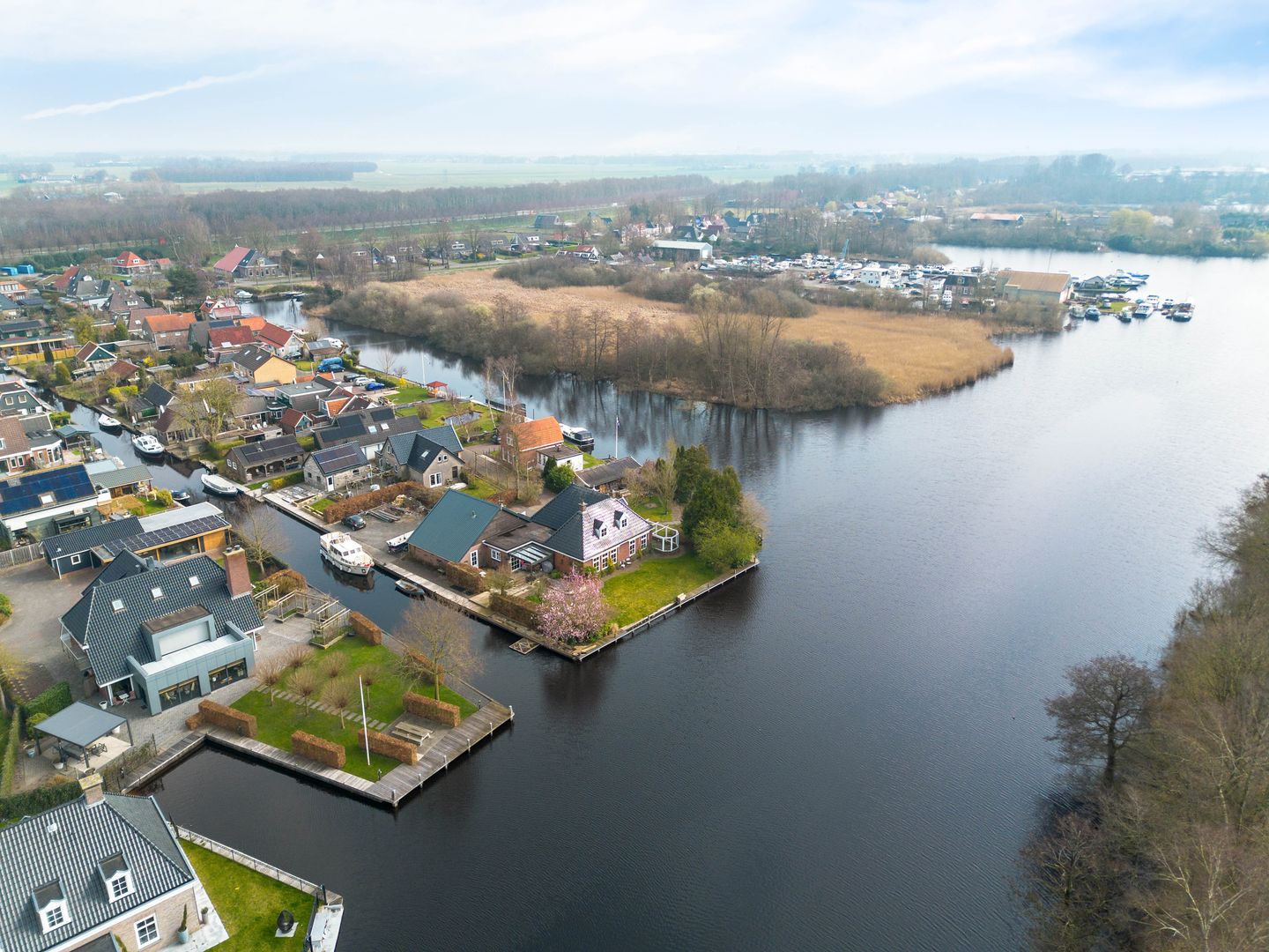 Photo 80 of Hellingpad 17