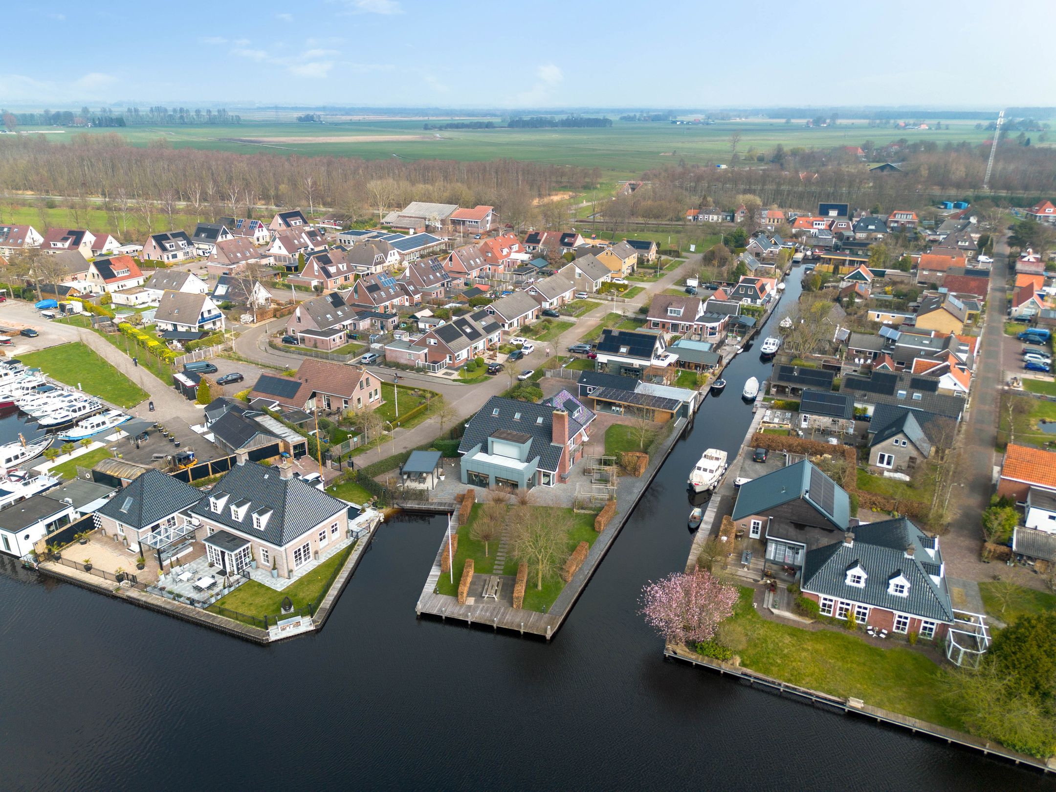 Photo 81 of Hellingpad 17