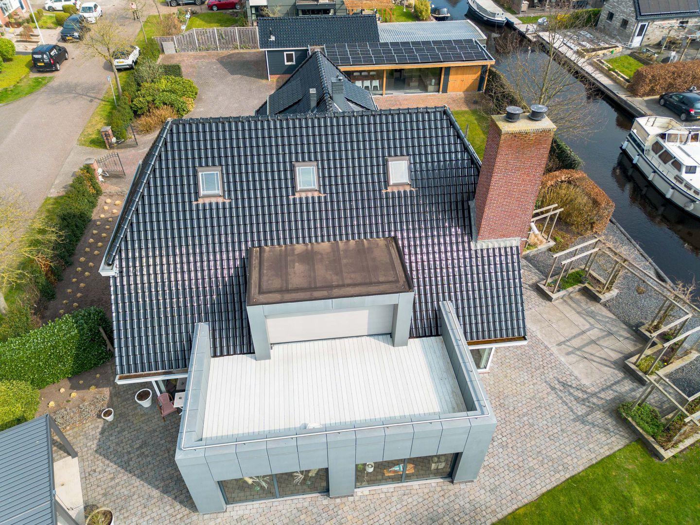 Photo 85 of Hellingpad 17