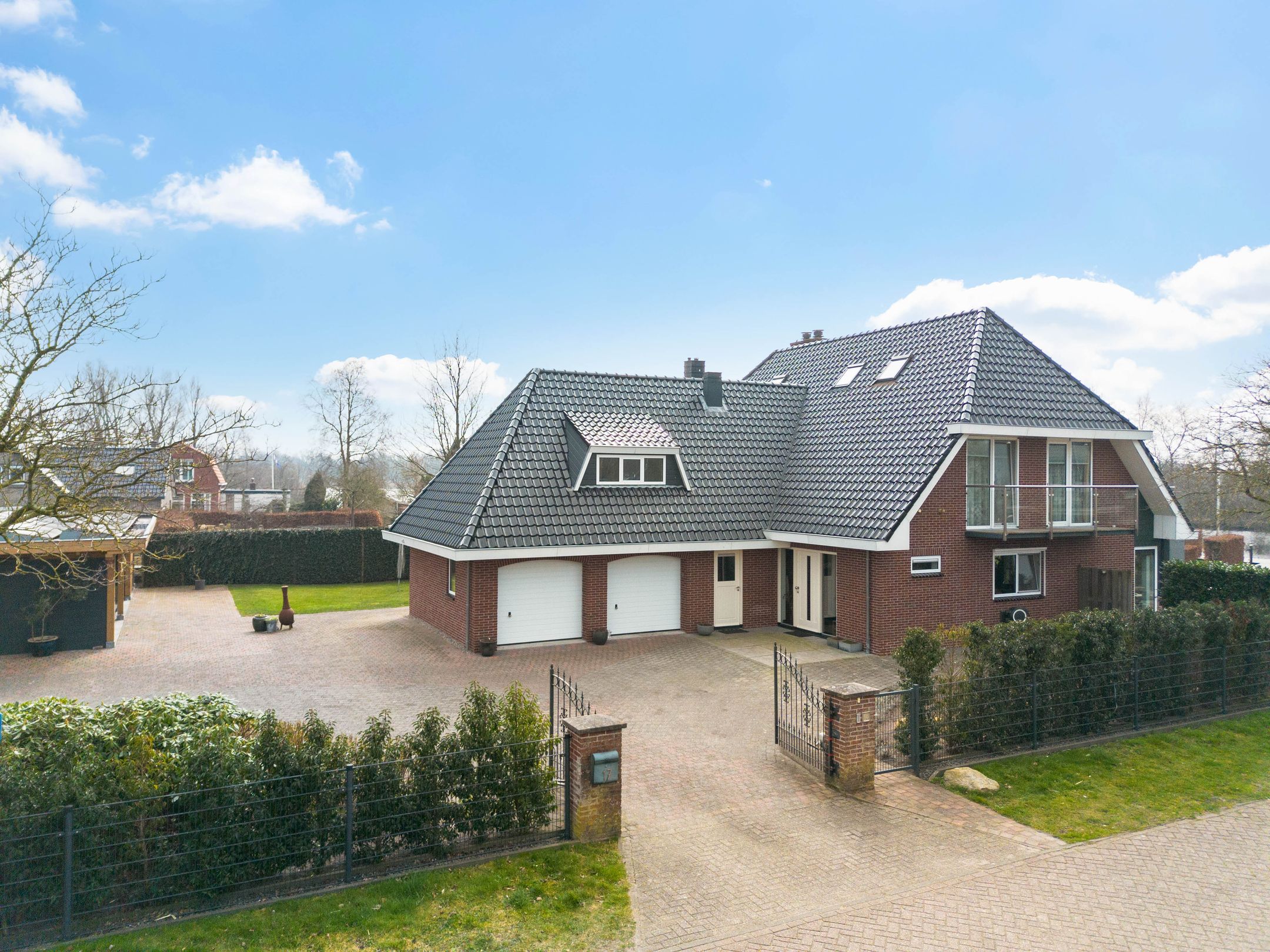 Photo 87 of Hellingpad 17