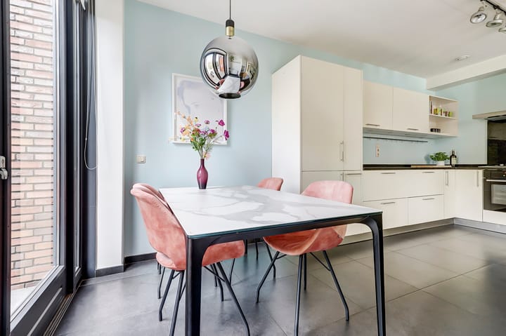 Photo 11 of Esdoornstraat 12