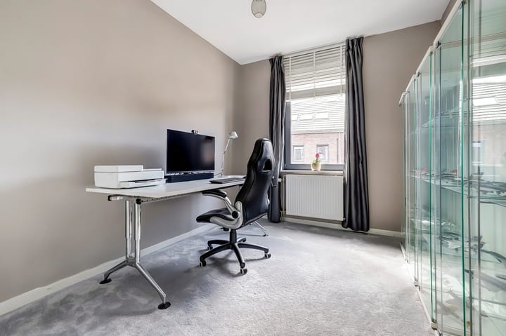 Photo 29 of Esdoornstraat 12