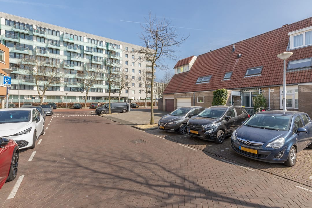 Photo 37 of Troelstralaan 86