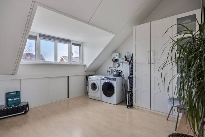 Foto 39 van Max Euwestraat 16