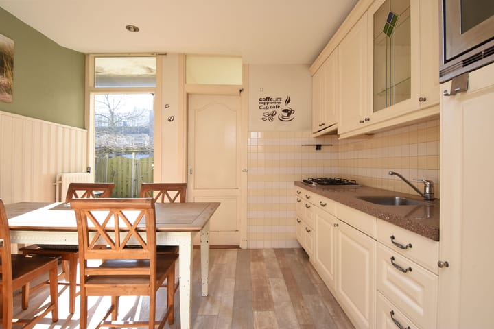 Photo 2 of van Alphenstraat 28