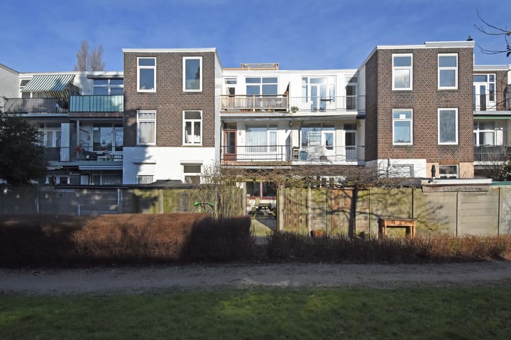 Photo 5 of van Alphenstraat 28