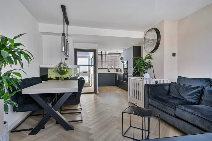 Foto 10 van Juliana van Stolberglaan 36