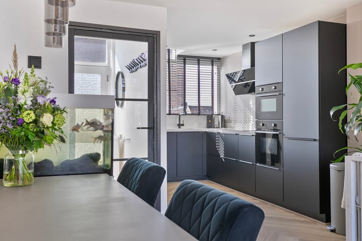 Foto 12 van Juliana van Stolberglaan 36