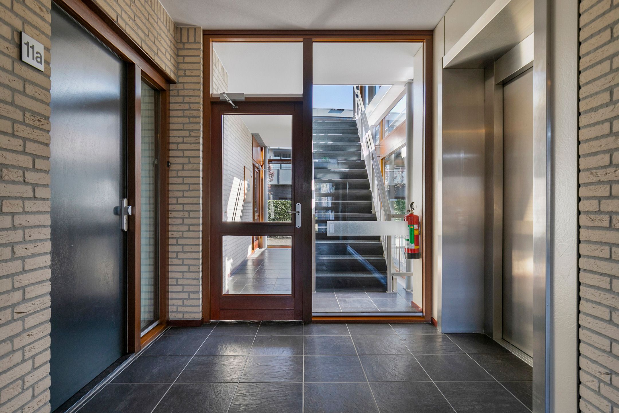 Photo 6 of Postel 11-A