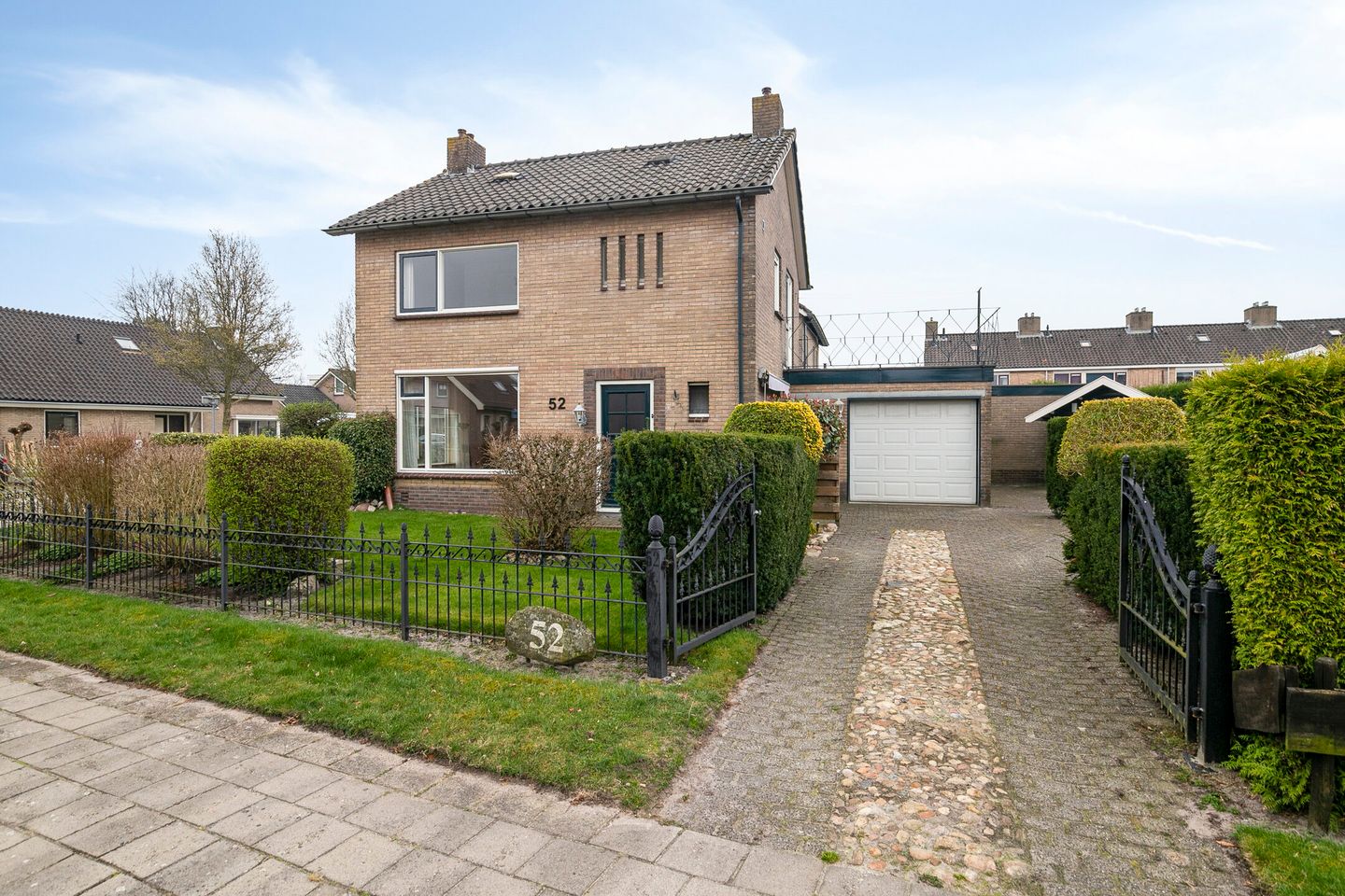 Foto 1 van Ds A.C. van Raalteweg 52