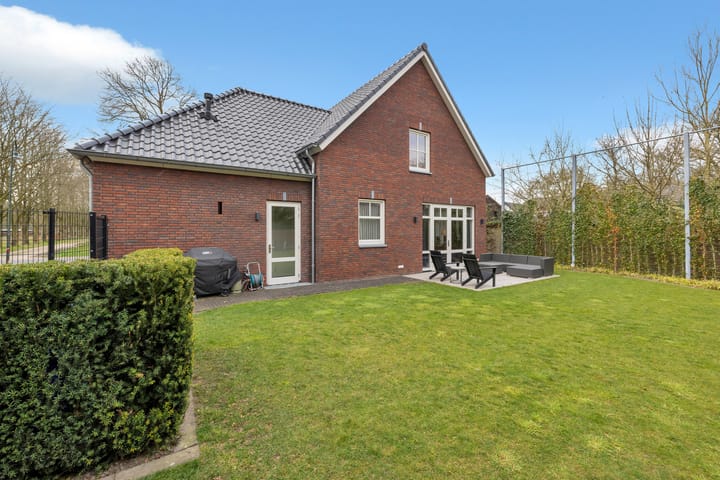 Foto 47 van Banstraat 3