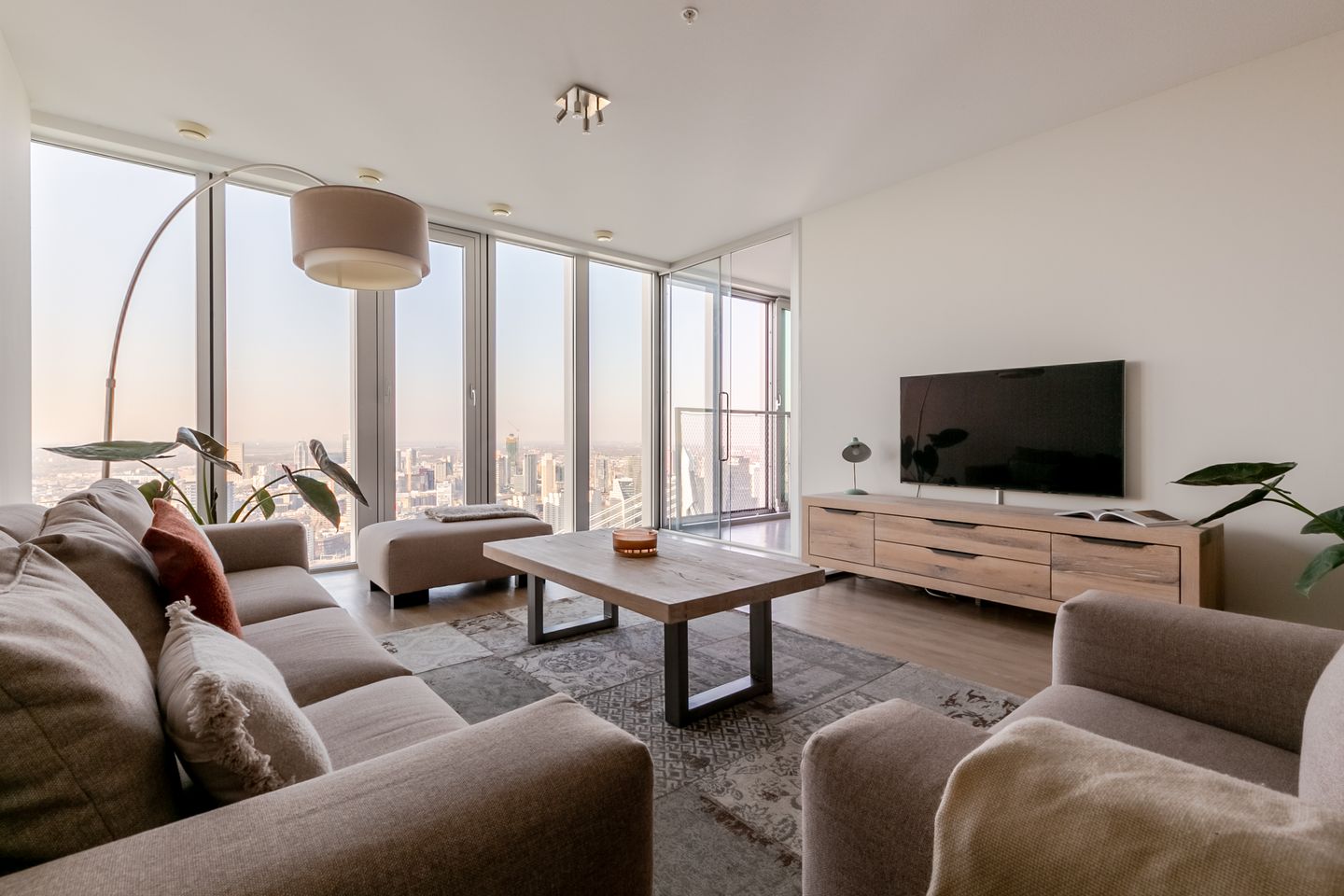 Foto 1 van Wilhelminakade 675