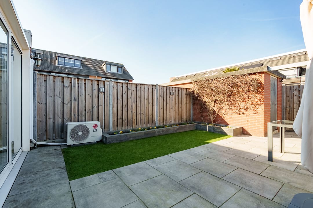 Photo 23 of Herman de Manhove 88