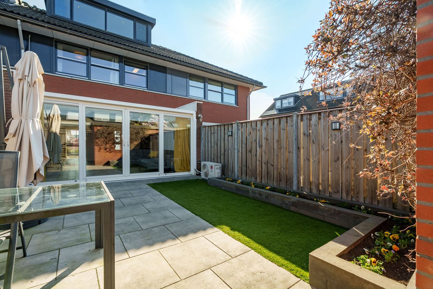 Photo 25 of Herman de Manhove 88