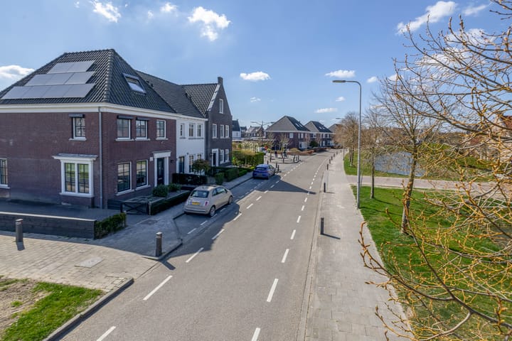 Foto 26 van Bloemenweg 19-A