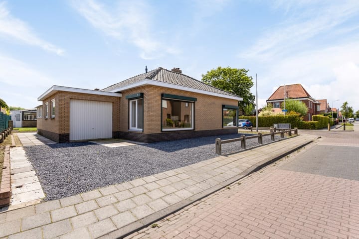 Foto 1 van Mgr. de Backerestraat 1