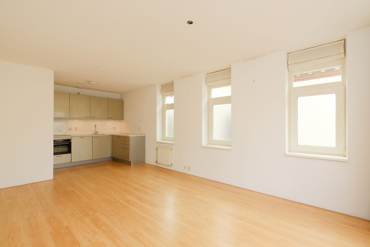 Photo 4 of Traaij 12-C